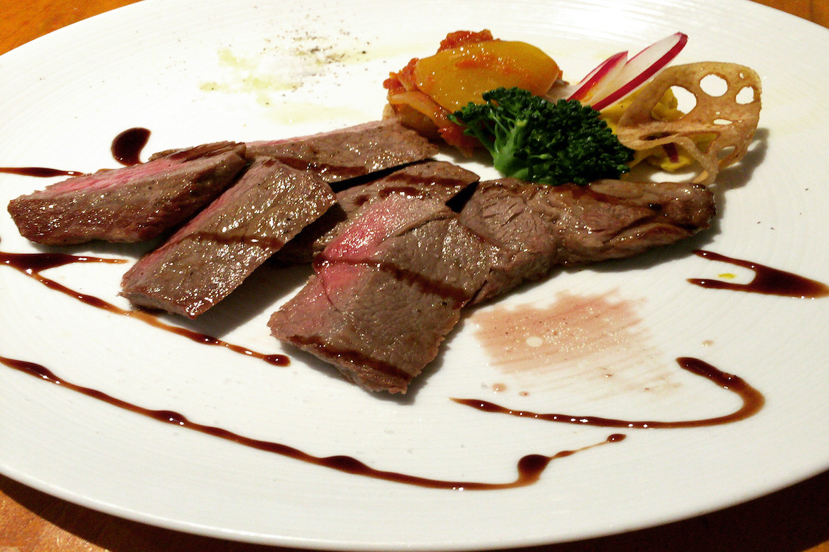 大好きな街の神戸にて牛ステーキを堪能 事業を飛躍させる英気を養う